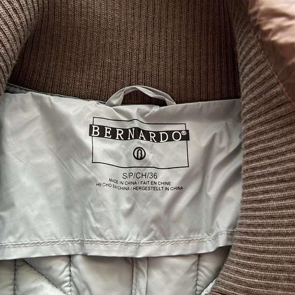 LIKE NEW! Bernardo packable primaloft jacket- Size Small - Picture 8 of 11